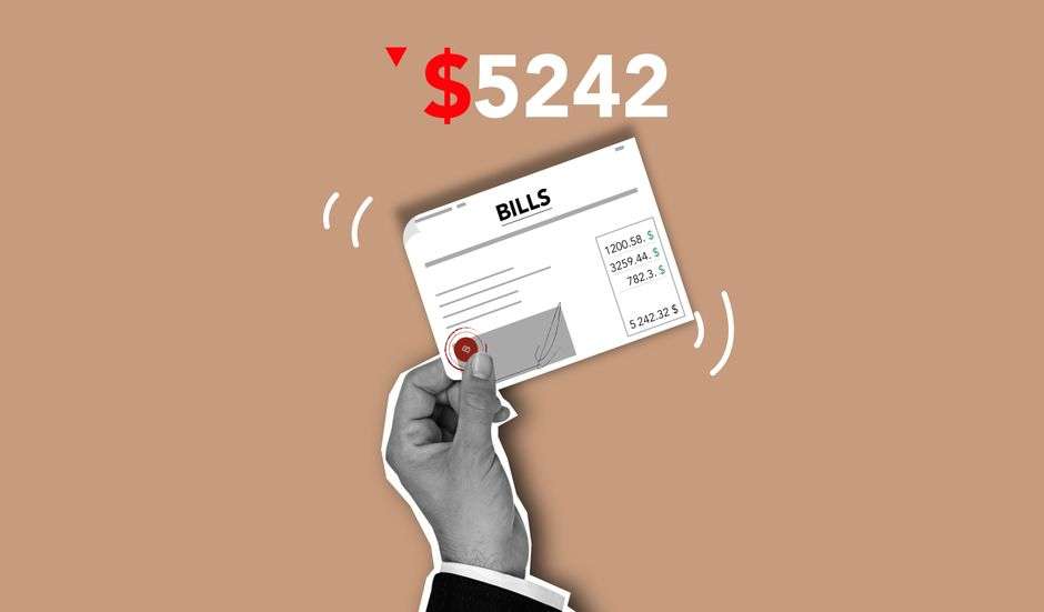 Dłoń trzymająca kartkę z napisem „BILLS” i zestawieniem wydatków na beżowym tle.